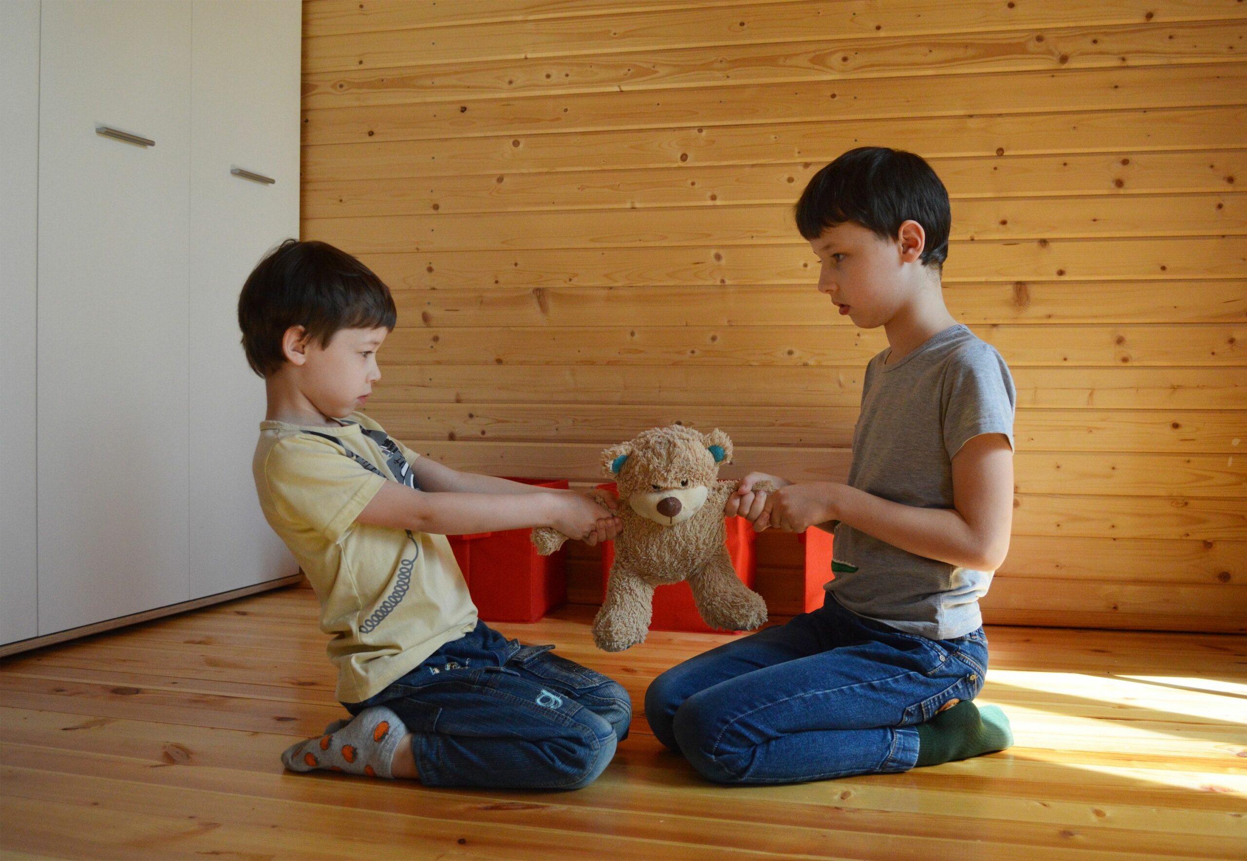 Nanas & Co presenta algunos consejos para que las familias puedan atajar la rivalidad entre hermanos