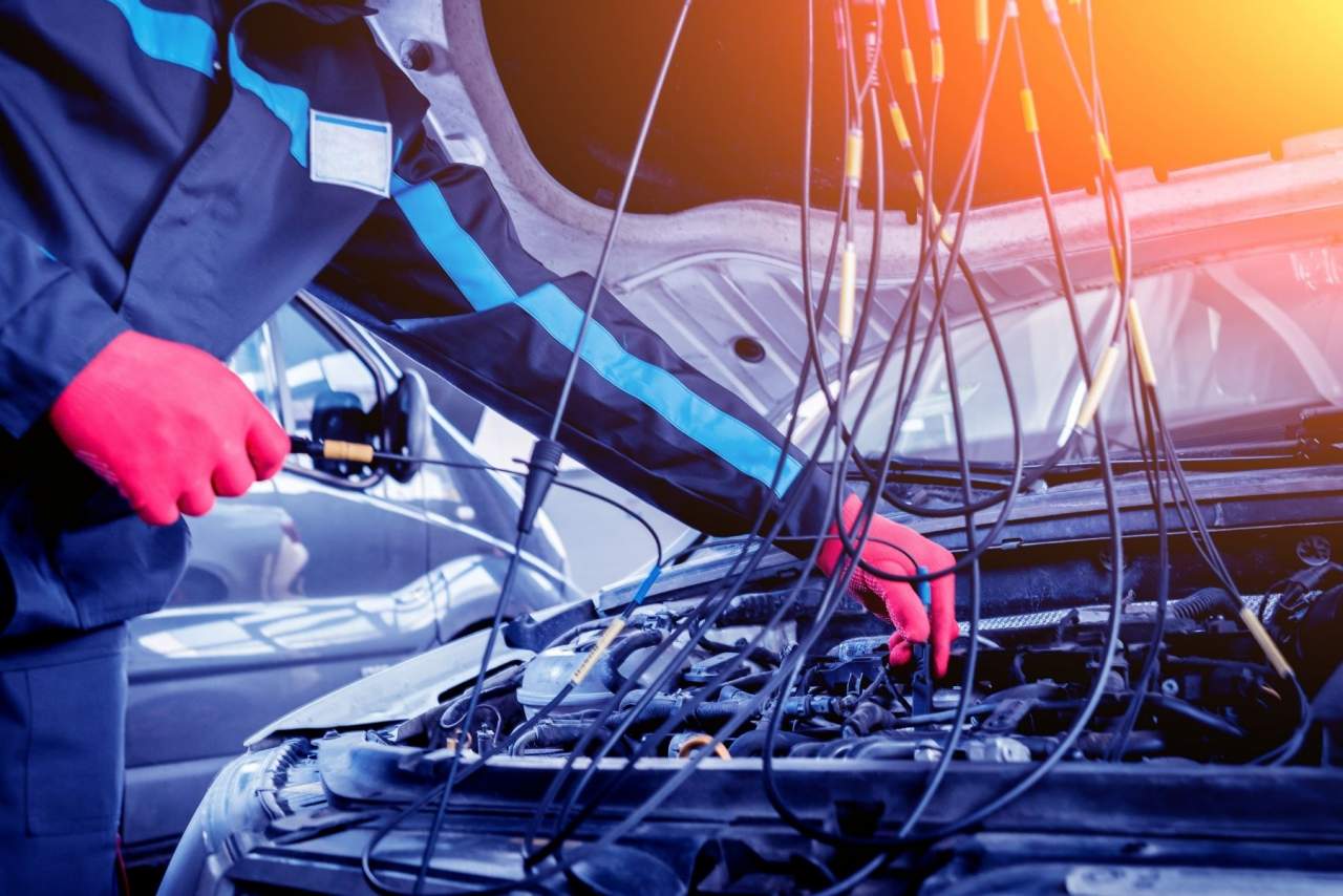 Instituto Técnico de Automoción: curso de mecánica y electricidad