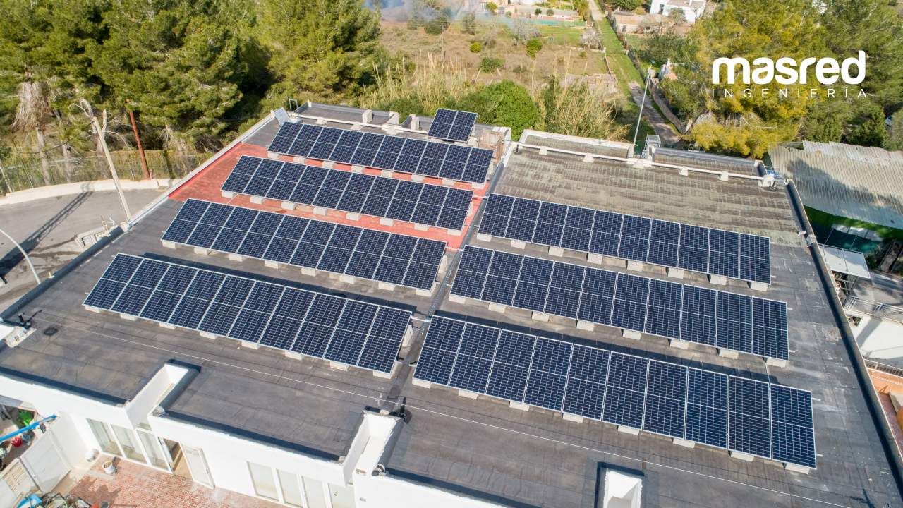 ¿Cómo funcionan las empresas de ingenieros que gestionan la instalación aislada de la energía solar?