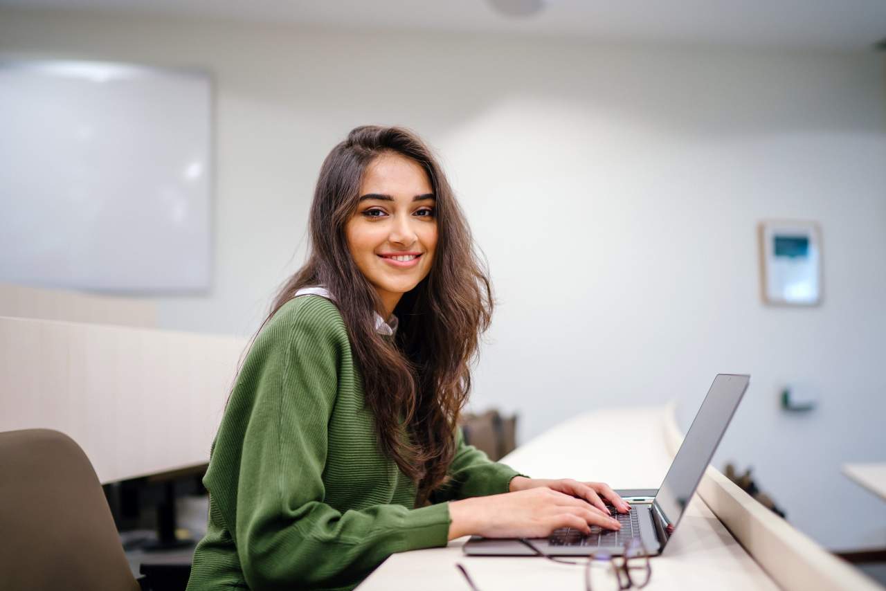 Ayuda Universitaria Cum Laude es la academia online que propone soluciones para el TFG
