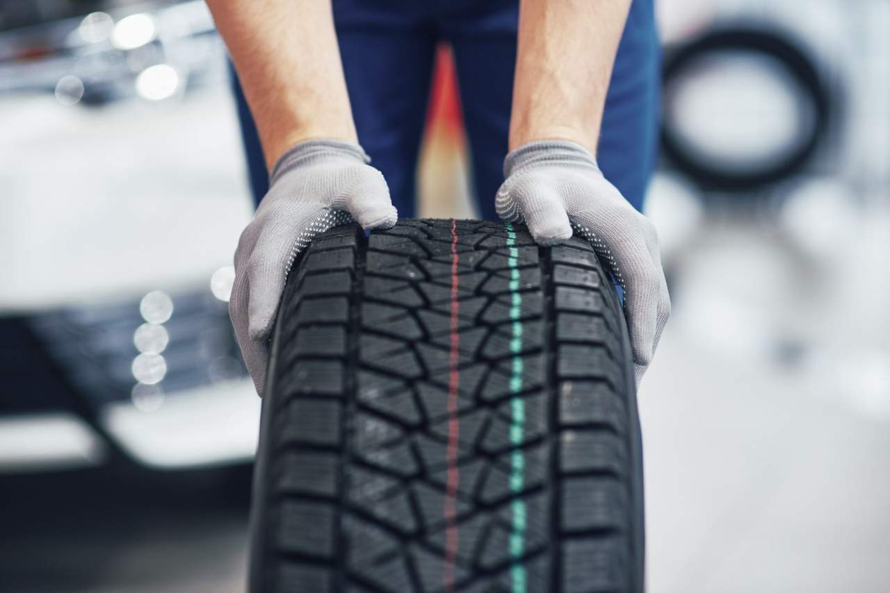 El curso de mecánica de coches presencial Madrid disponible en IEEF