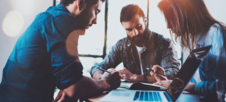 Hexagone revela los 5 empleos con idiomas más demandados por las empresas para septiembre