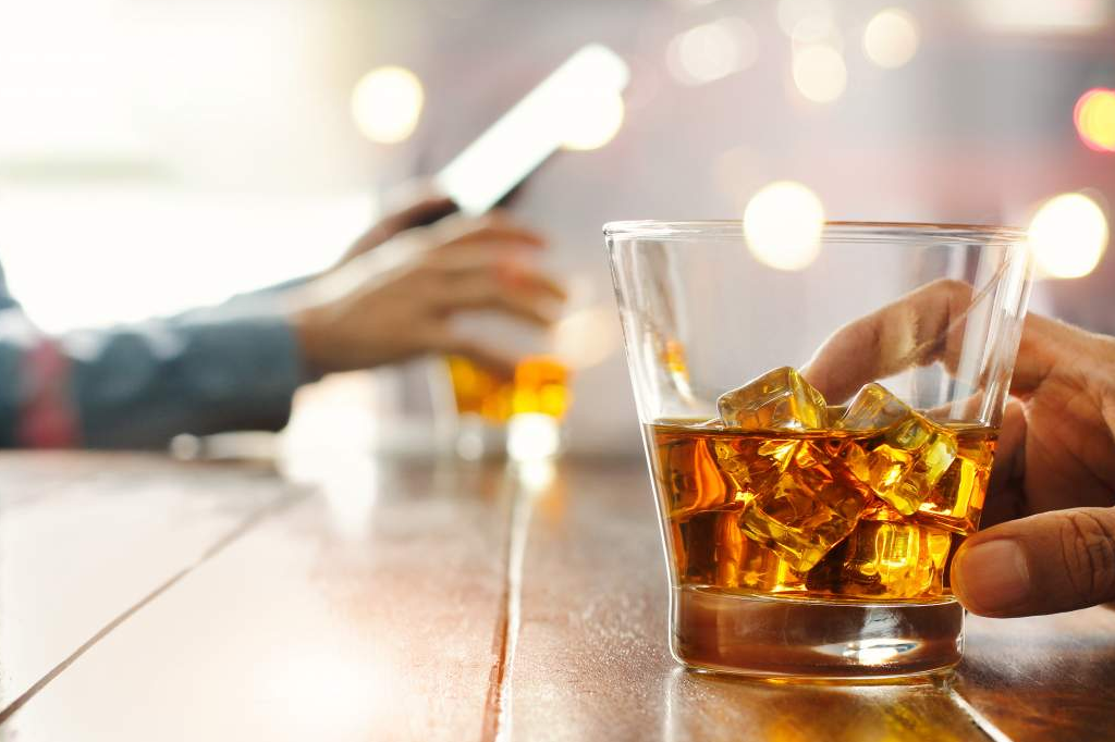 Whisky Dimple en Tú Pones el Vaso: una de las bebidas más buscadas en Internet durante el año 2020