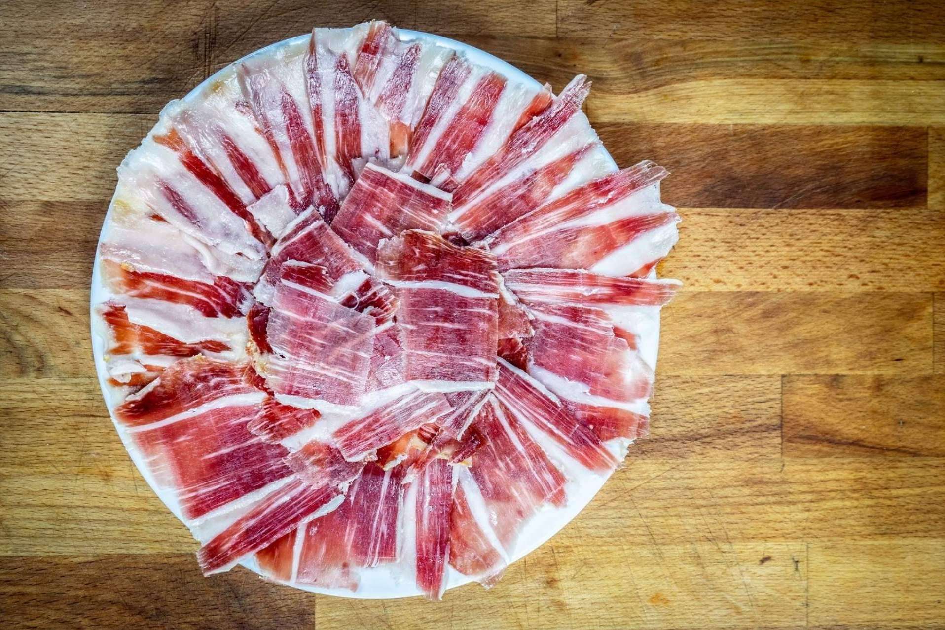 Torrencinas: ¿Dónde encontrar jamón ibérico de bellota?
