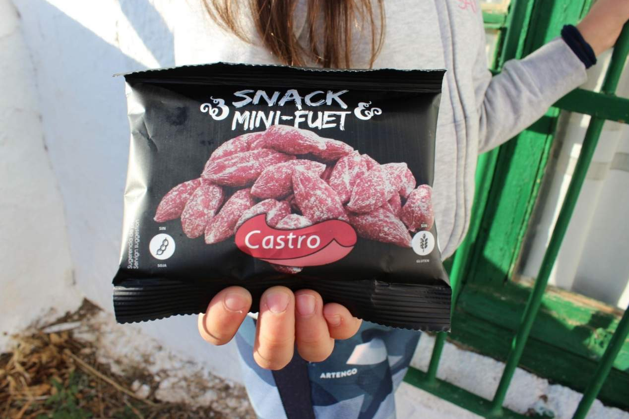 Los sticks de fuet causan furor entre los clientes de la querida fábrica de Embutidos Castro