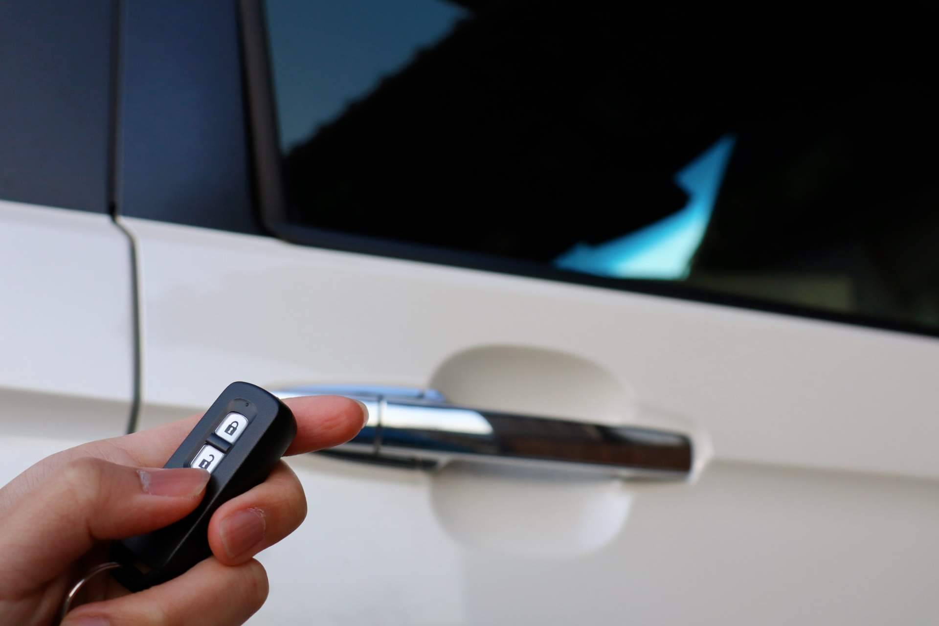 Denikey: la apertura de coche sin roturas es posible