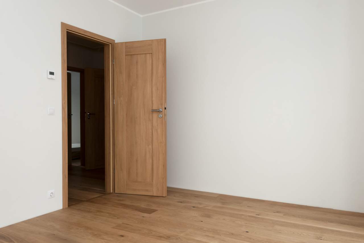 ¿Qué prestaciones tienen las puertas rústicas de interior de la empresa LosmaStudio?