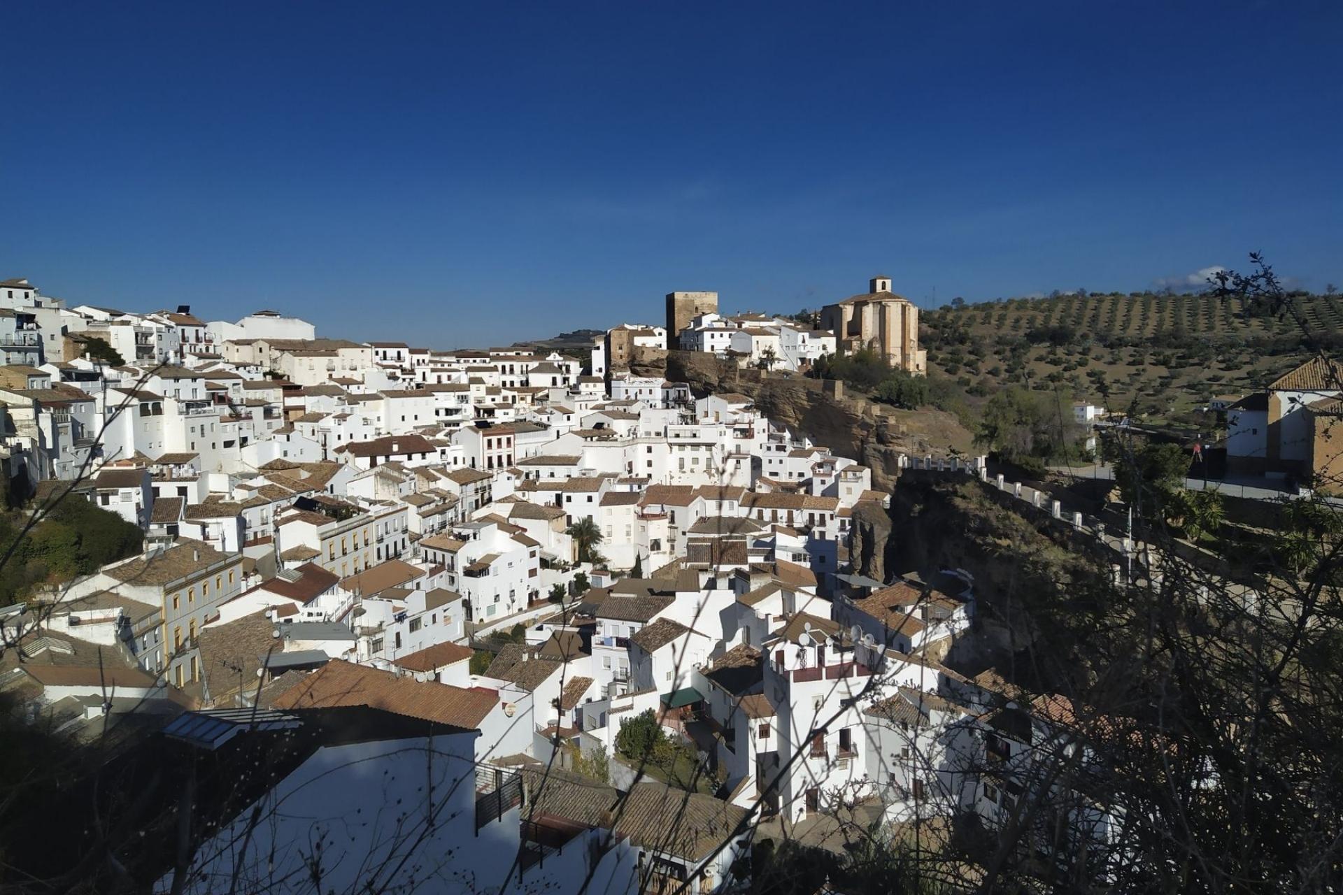 ¿Cuál es la mejor manera de visitar los pueblos blancos de Andalucía?: Freetours Nativos