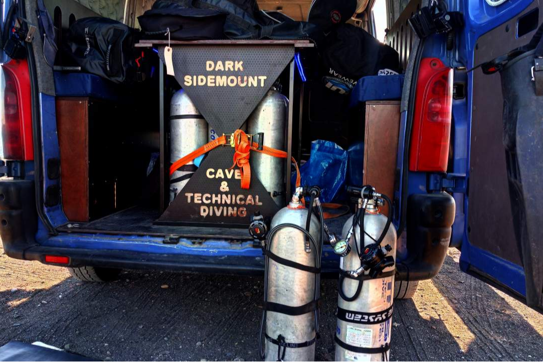 El centro Dark Sidemount imparte buceo técnico, que actualmente ha vivido un gran auge en España