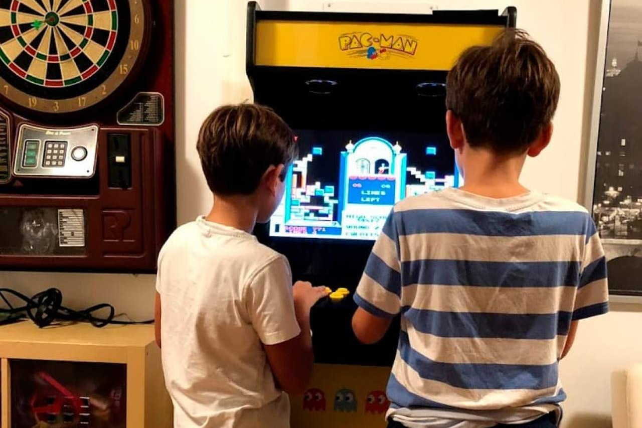 Las máquinas recreativas personalizadas de Rex Arcade