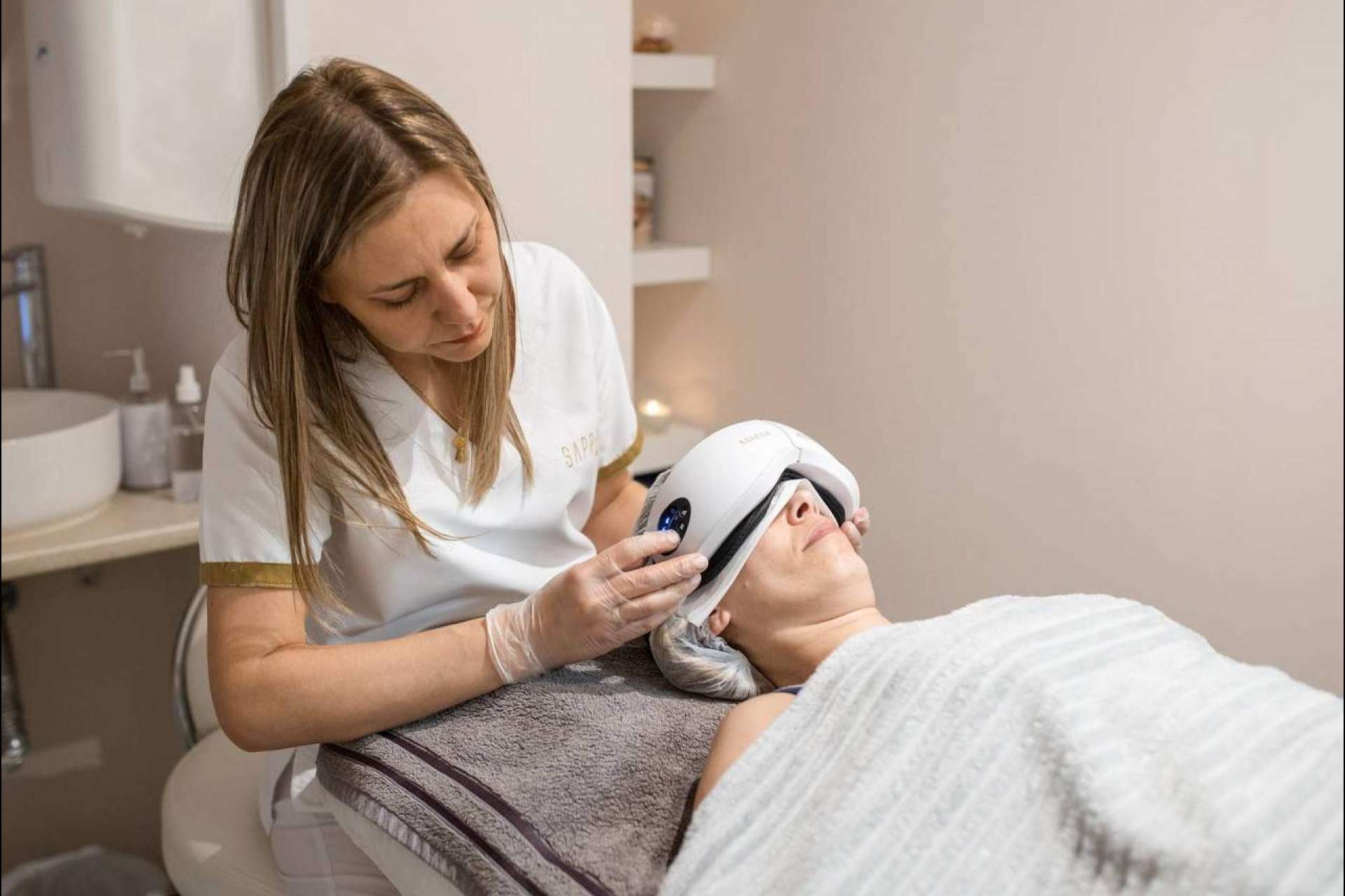 Sapphira Privé Logroño: exclusivo tratamiento con las gafas de presoterapia ocular Iridium