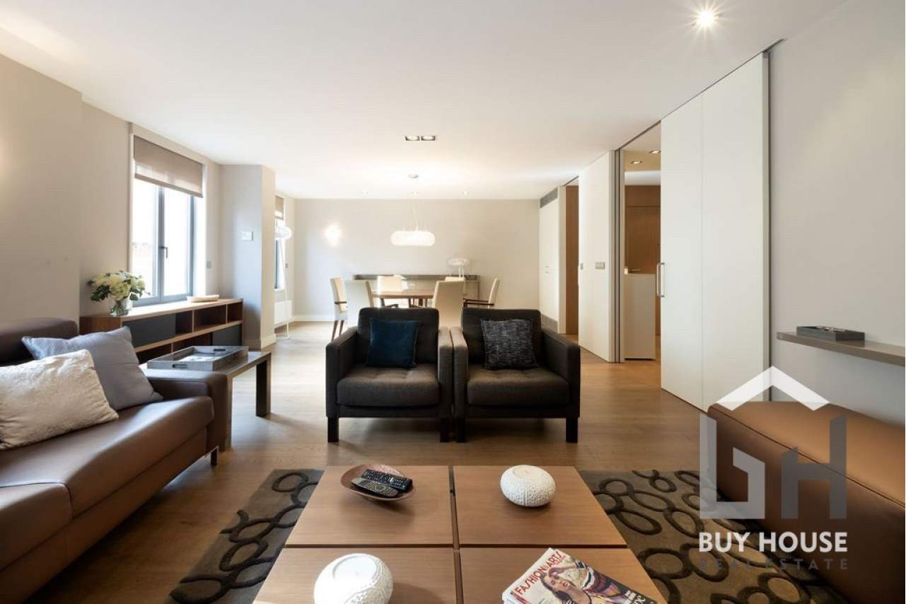 Lux Buy House, la división premium de la agencia inmobiliaria Buy House especializada en casas de lujo en Barcelona