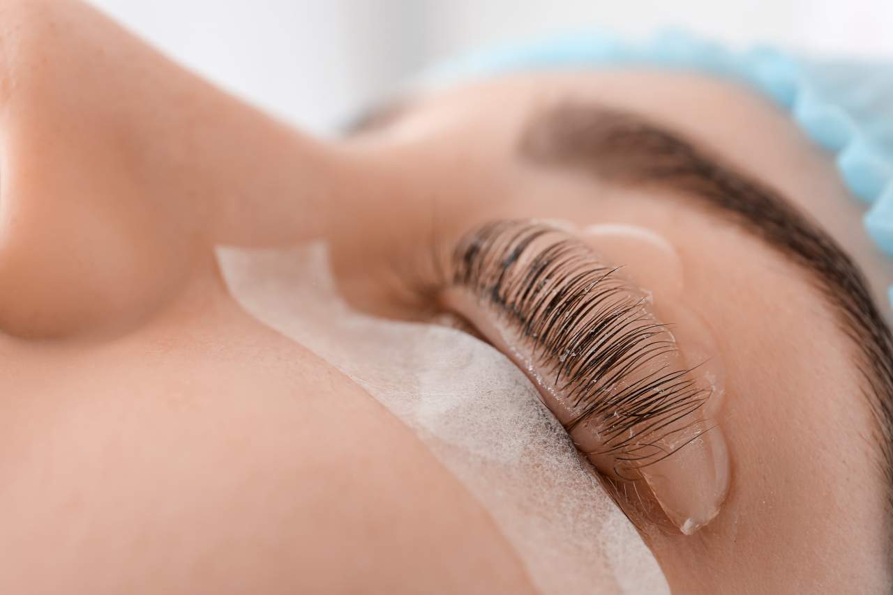 Lash bomb, el lifting de pestañas que está siendo tendencia por la Boutique de la Belleza