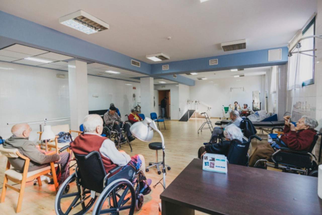 ¿Qué servicios ofrece la Residencia Ciudad Jardín, situada en Palma de Mallorca, a las persona mayores?