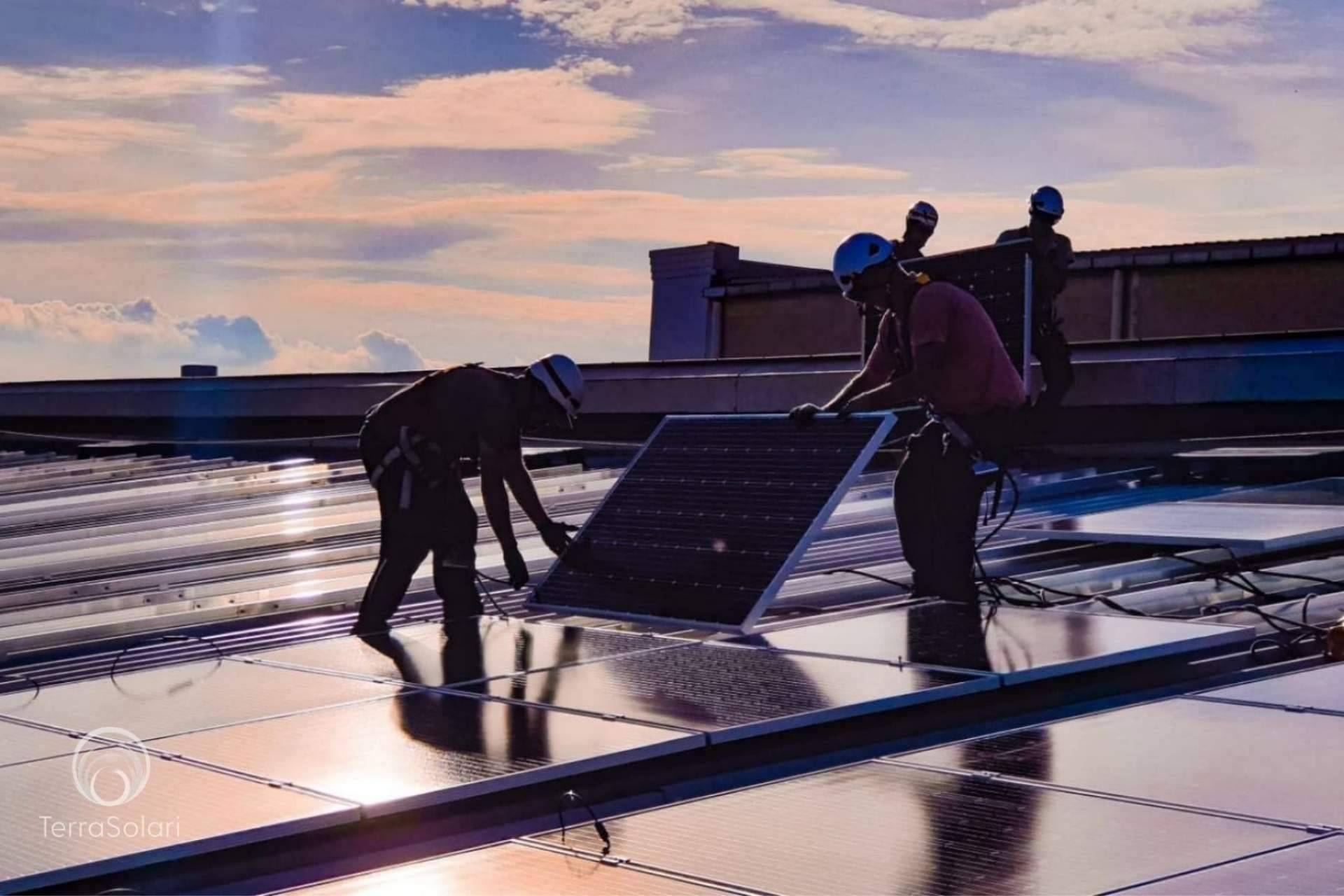 TerraSolari: ¿Cómo conseguir una subvención económica para instalar placas solares en casa?