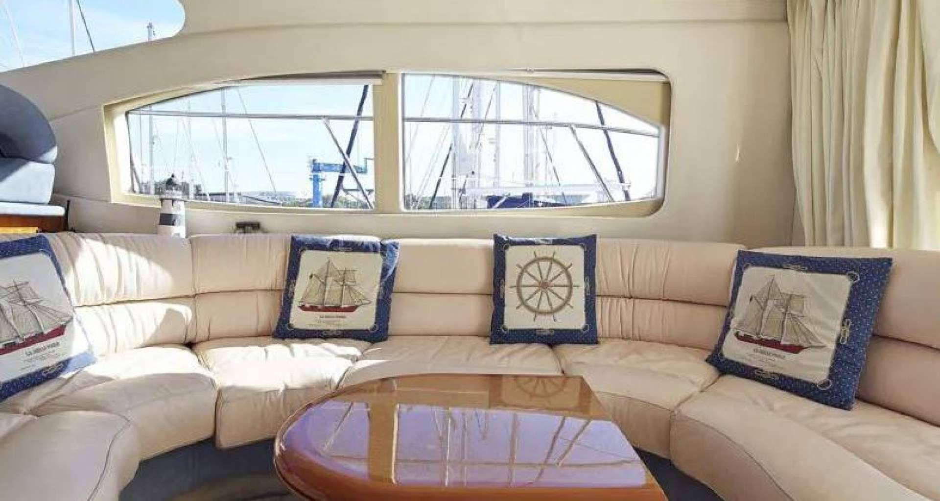 Entre las opciones más demandadas en verano se puede encontrar el alquiler de yate en Barcelona de la mano de Gotland Charter