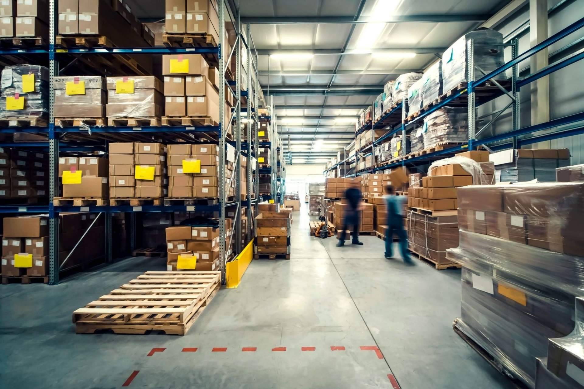 ¿Cómo funcionan las operaciones de cross docking y la distribución de mercancía de contenedores? Por la empresa Vailogistic