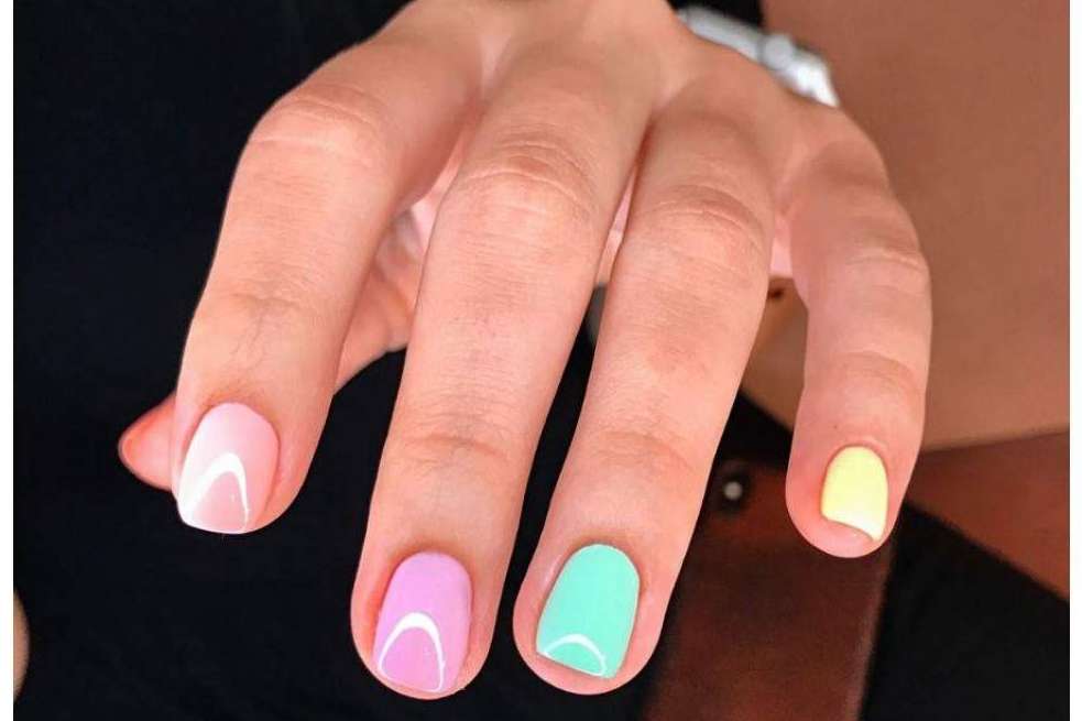El salón Luxnail & Beauty realiza la manicura rusa, la última tendencia para lucir uñas perfectas