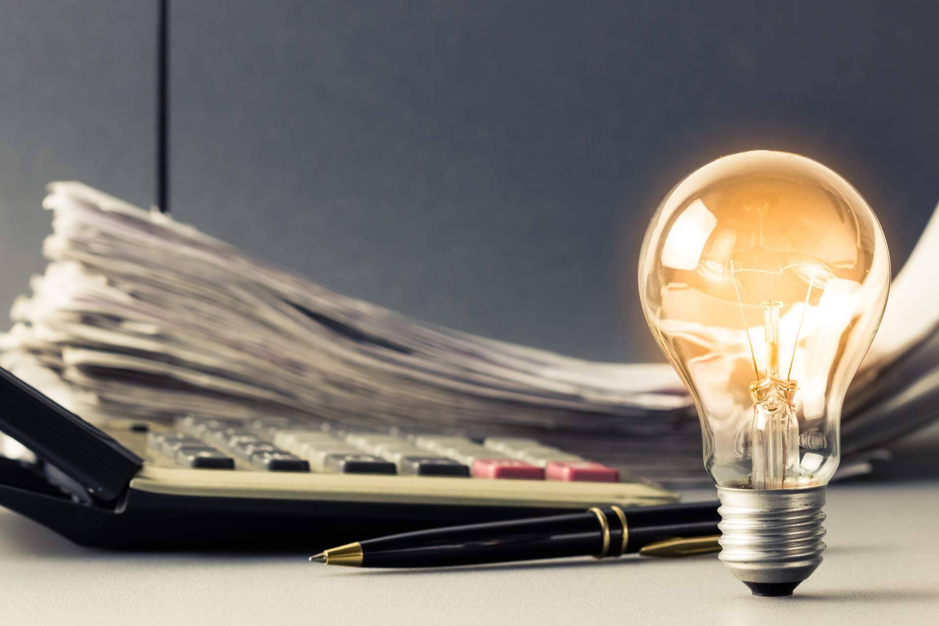 Reducir la factura de la luz con los servicios de la compañía Ahorro Direct