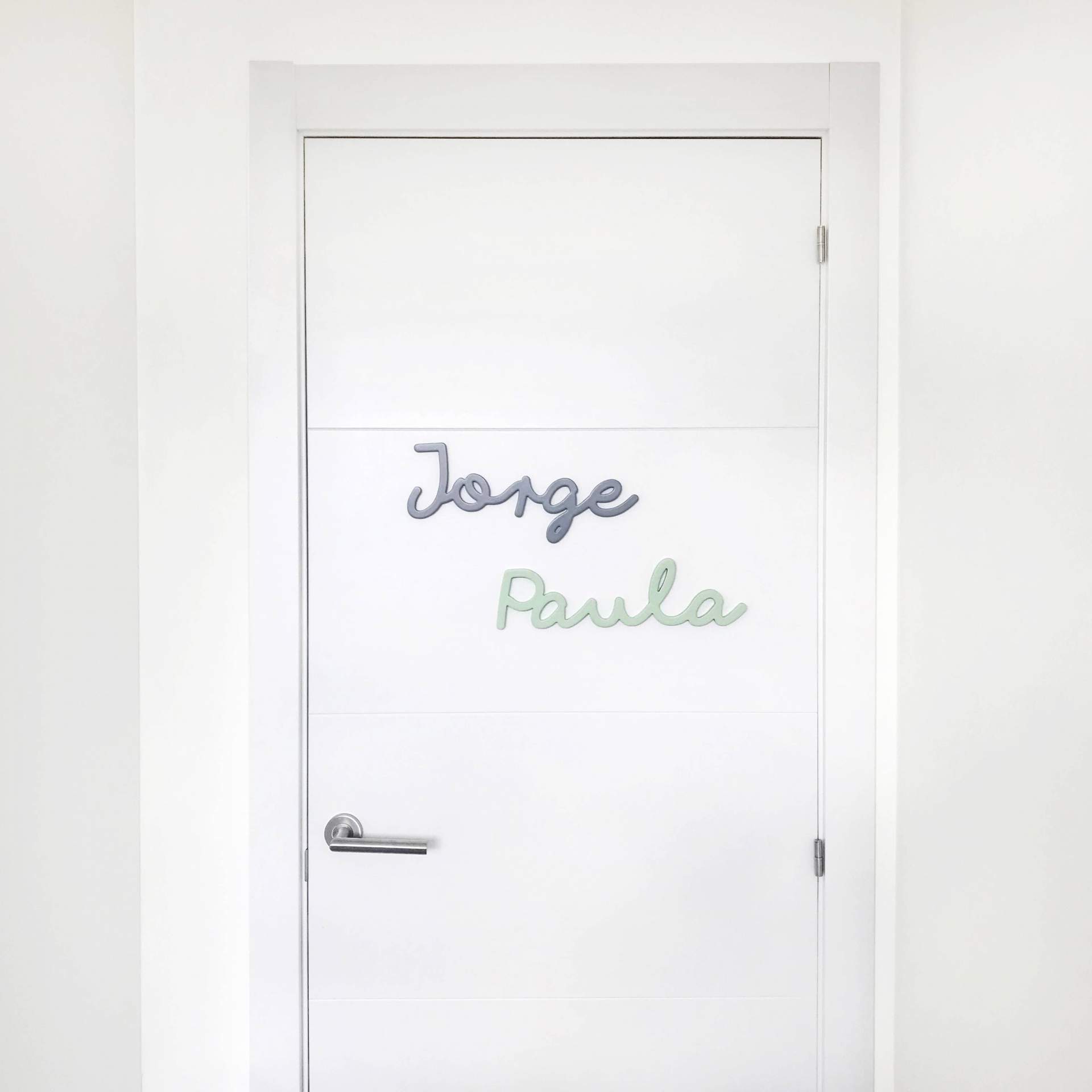 Los nombres de madera personalizados de Nicolasito, el complemento ideal para decorar la habitación de los más pequeños