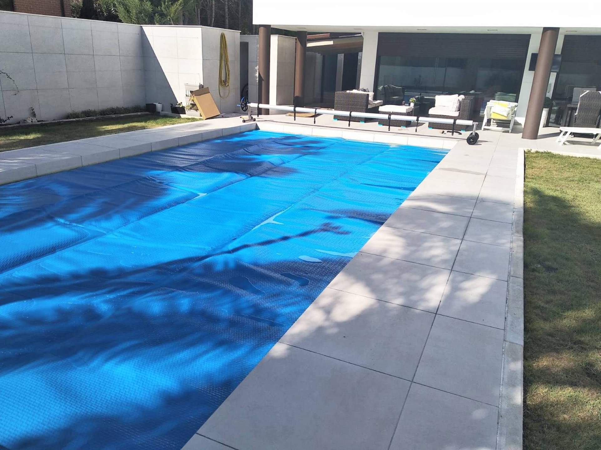 Toldos Picasso ofrece cobertores para piscinas en cada estación del año
