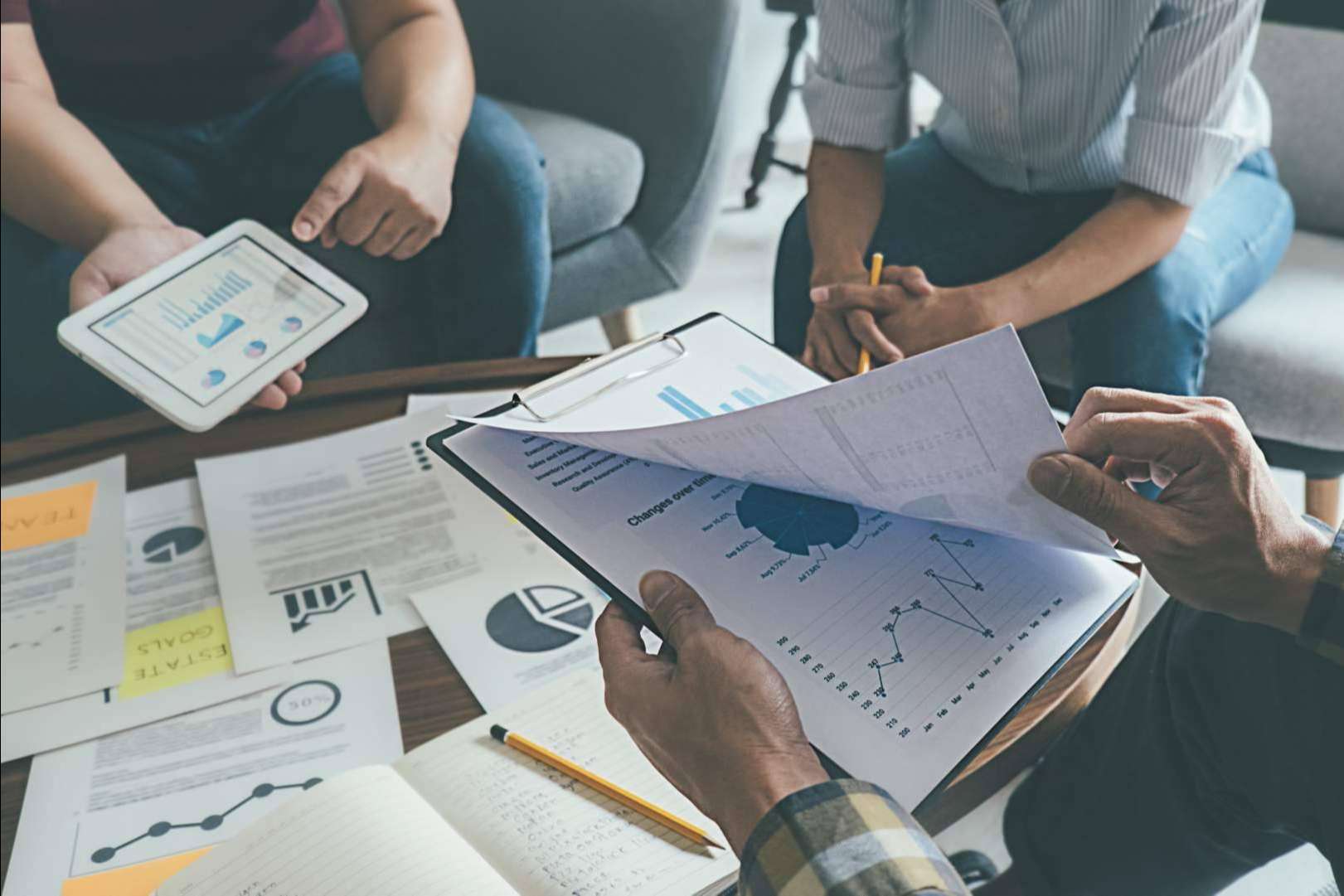 Definir la estrategia empresarial o la imagen corporativa de una empresa: Consultoría empresarial O Castro Work