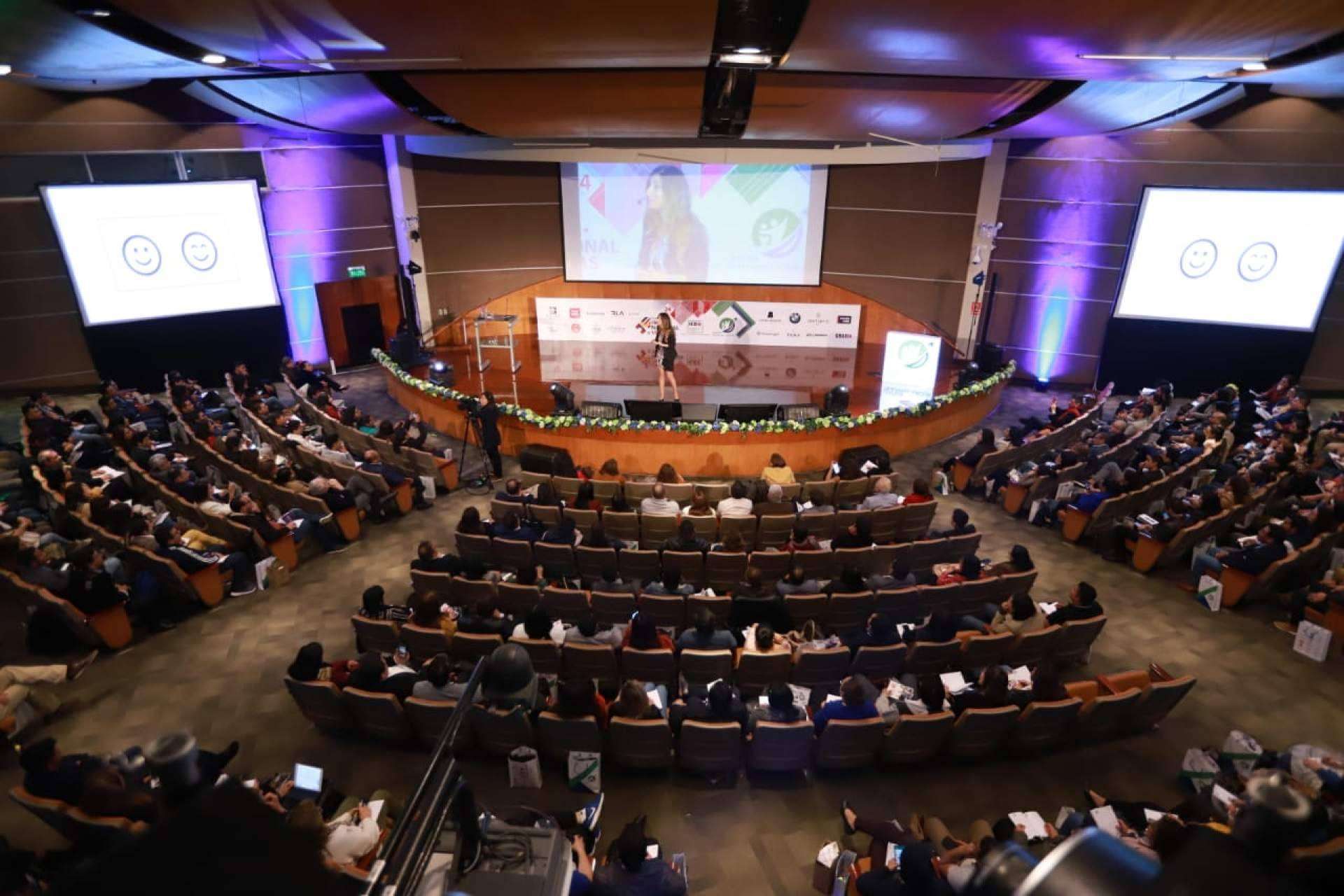 Ejercicios para hablar en público, por Mónica Galán Bravo