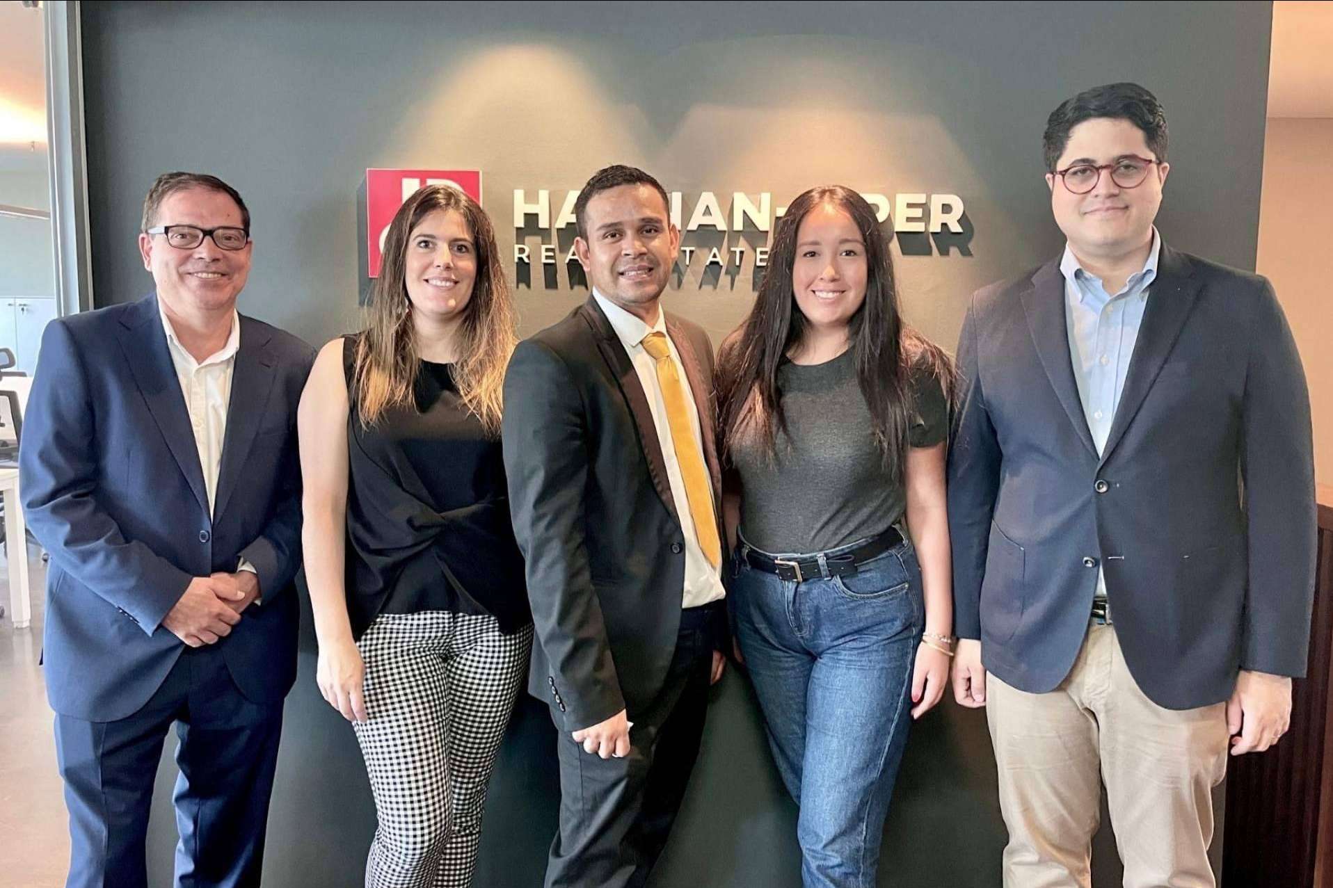 Nuevas oportunidades profesionales en el sector inmobiliario de Barcelona con Hannan-Piper