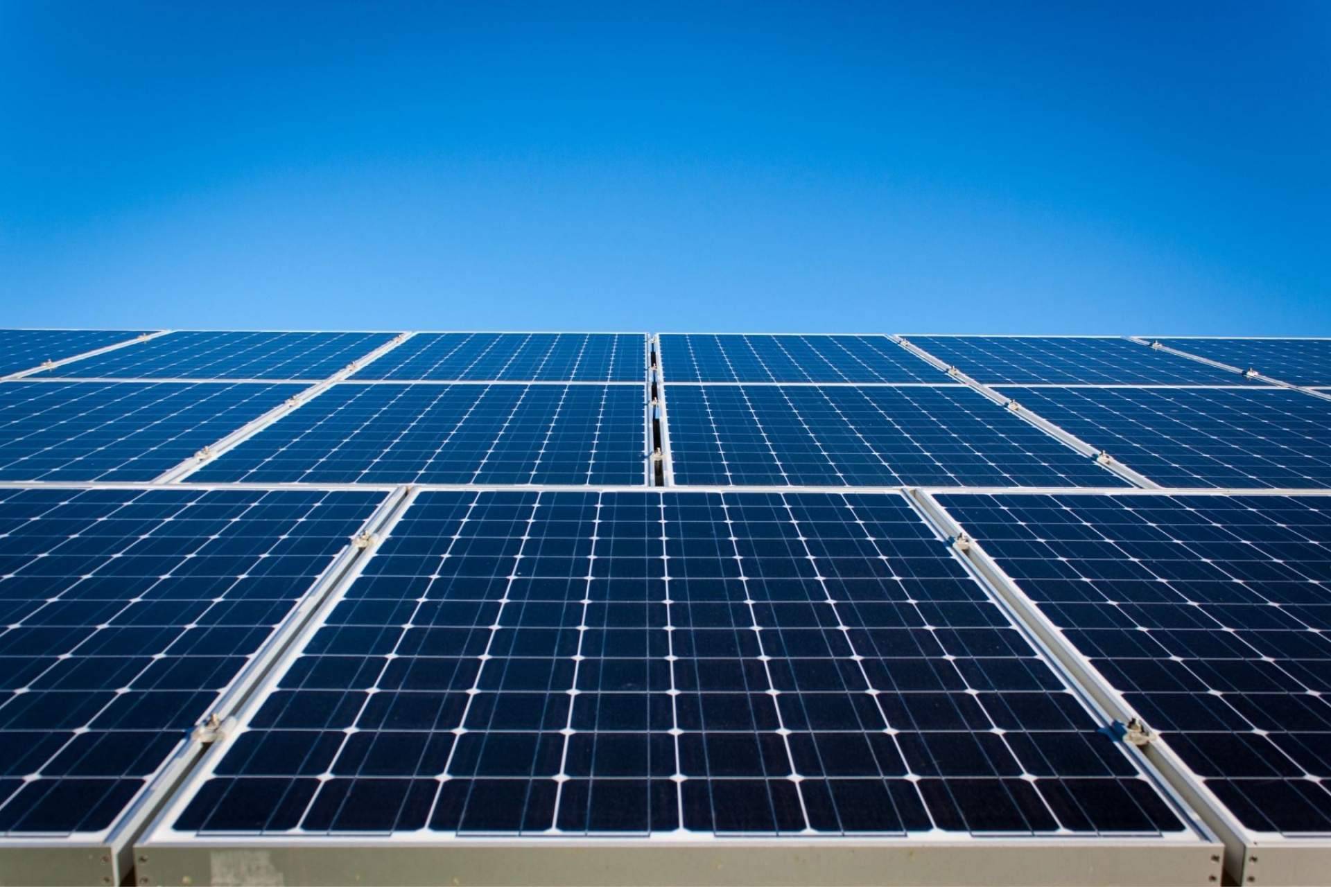 ¿Cuál es la diferencia entre las placas solares térmicas y los paneles solares fotovoltaicos? Solar Energy