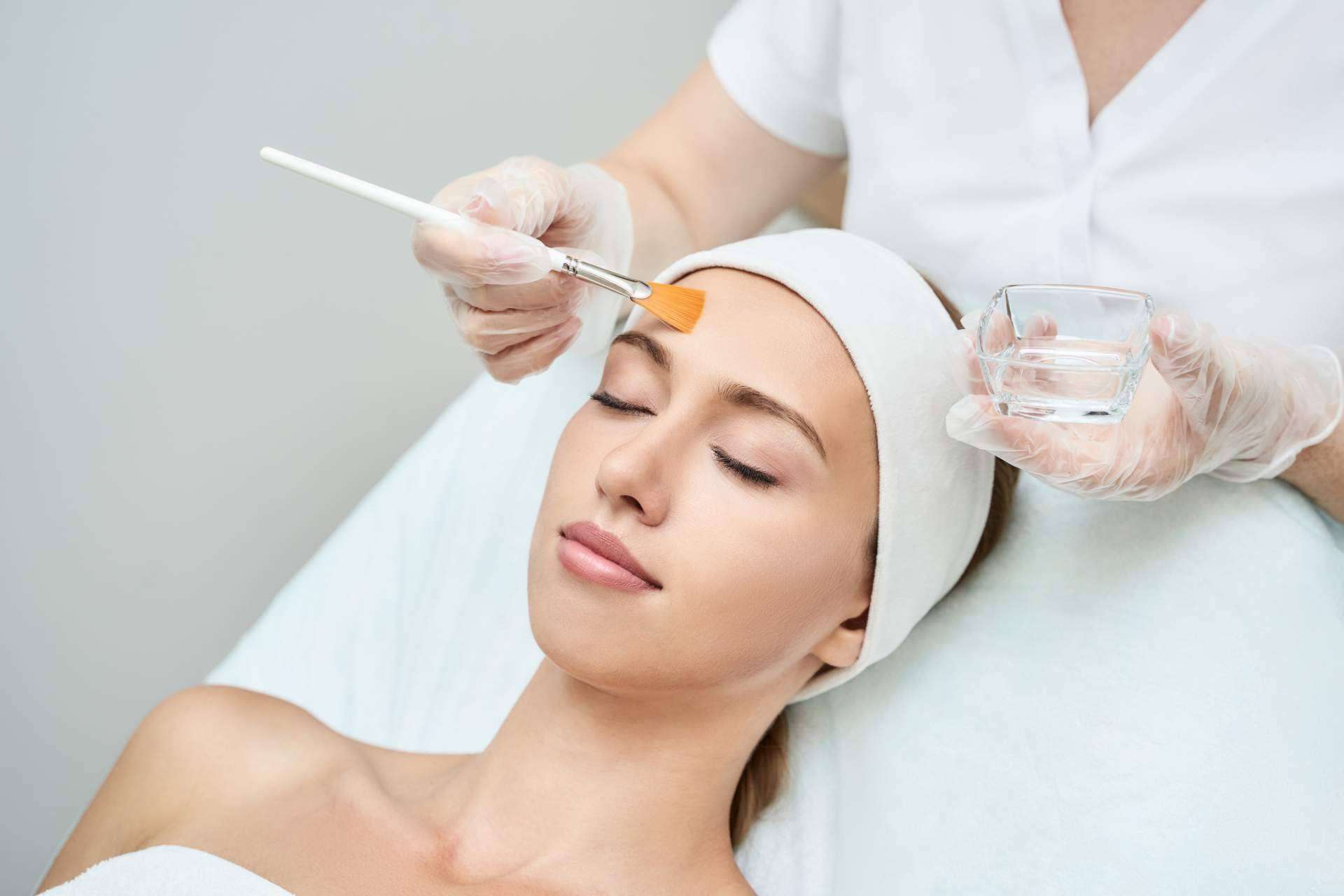 Variedad y beneficios del peeling gracias a ABB Medicina Estética
