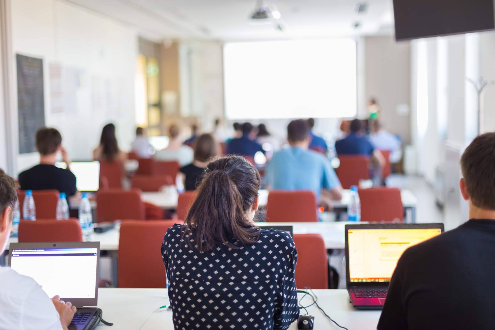 Academia Iris: preparar las oposiciones de Educación Primaria en el centro de referencia en Logroño y líder en el sector