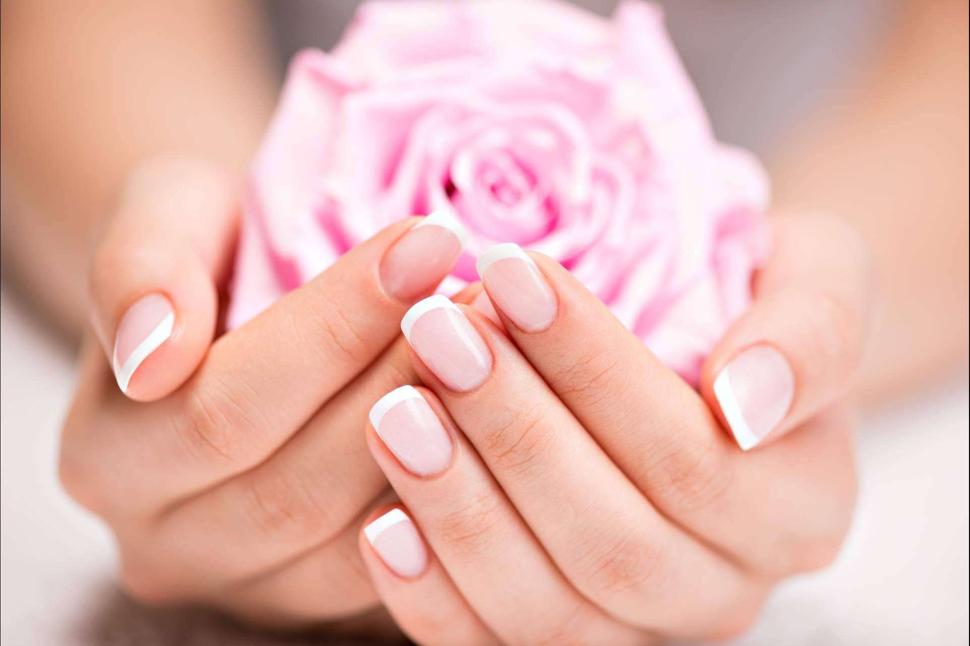 Manicura creativa con los productos Semilac de Beauty & Shop