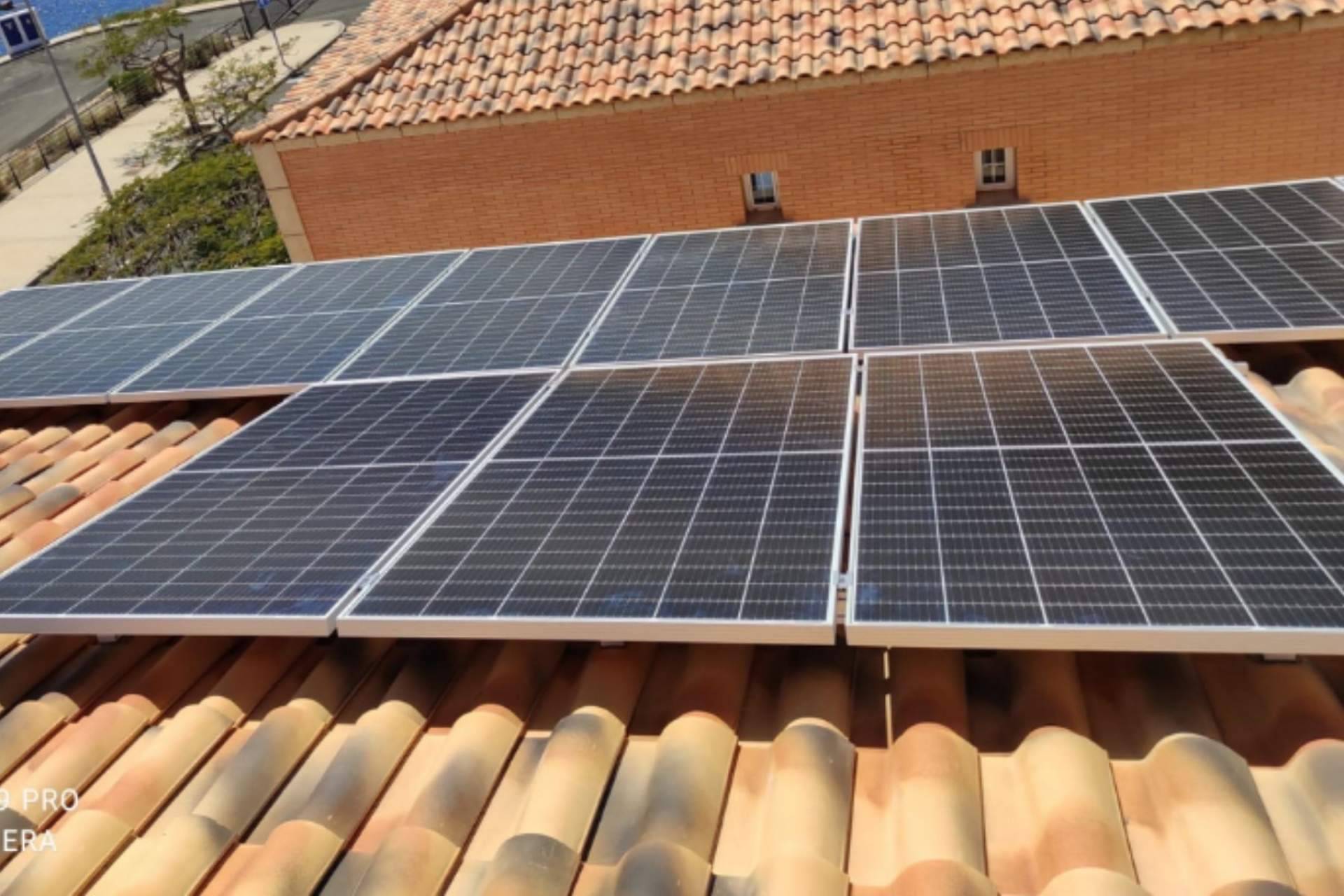 La mejor forma de cargar los coches eléctricos según Estudio Termosolar
