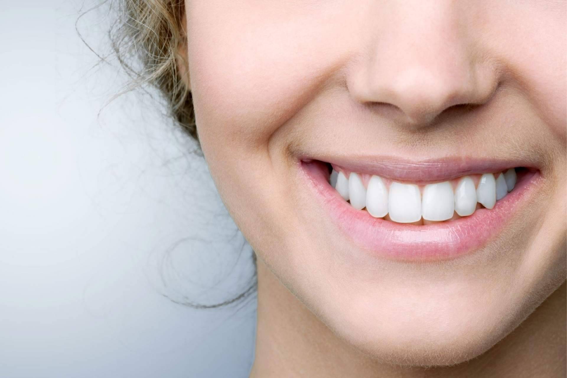 ¿La estética dental ofrece un efecto rejuvenecedor? Clínica Viasalud