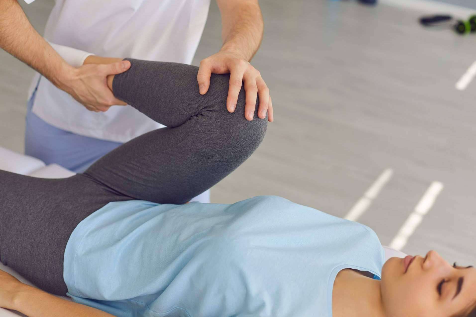 La fisioterapia de Clínica Viasalud se establece como una solución eficaz ante el dolor lumbar