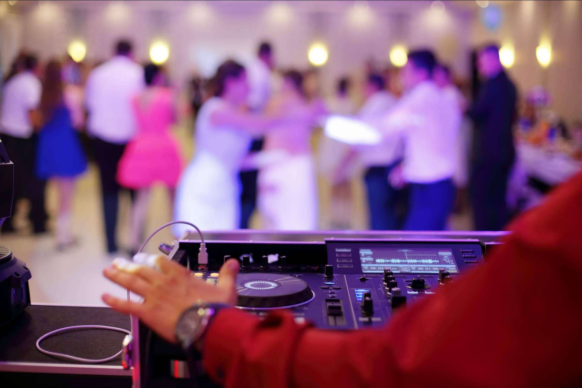 Música y DJ para bodas y eventos con Iñaki Musik