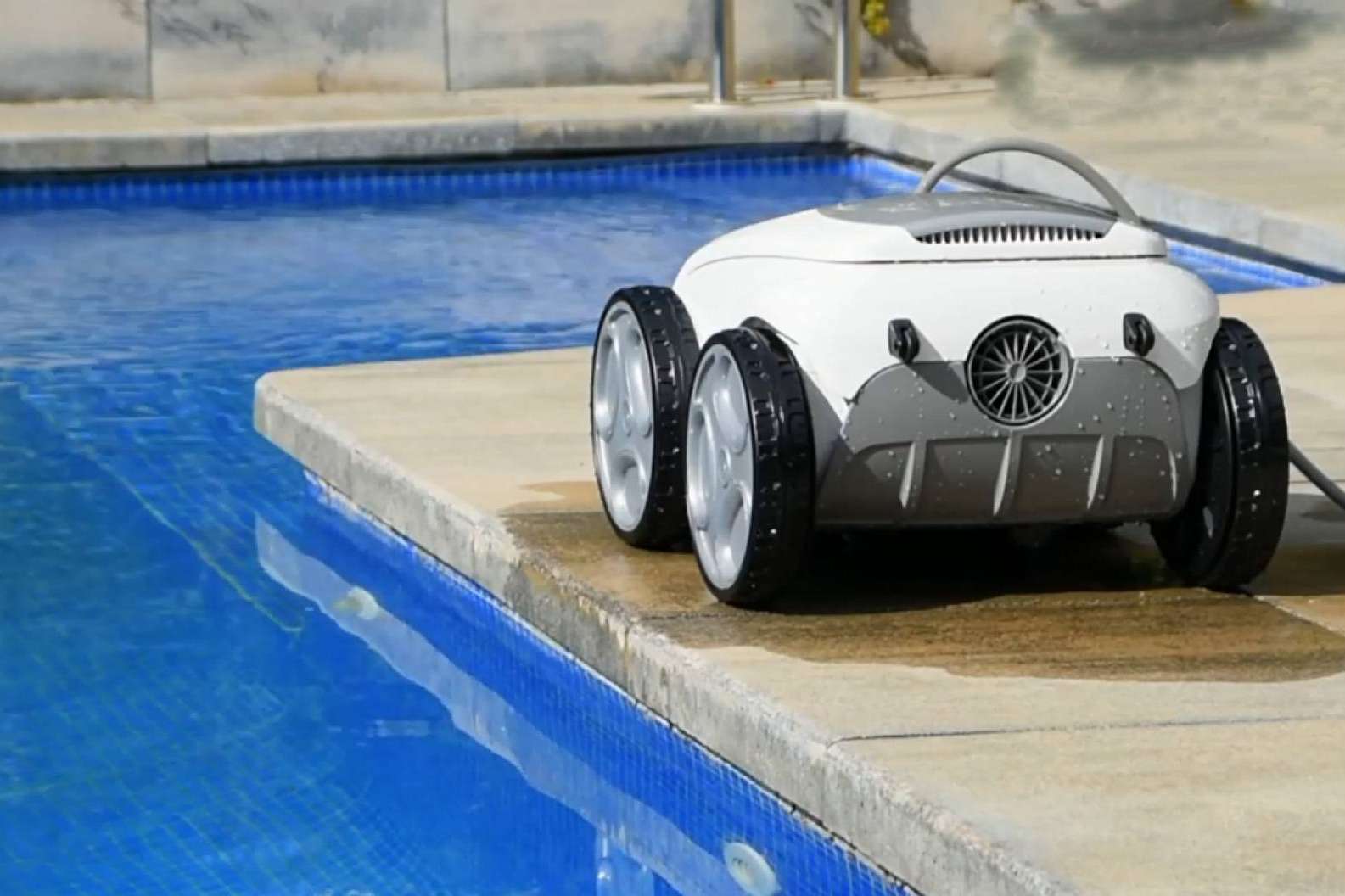 Alargar la temporada de baño es posible con las bombas de calor para piscina de Glovasol