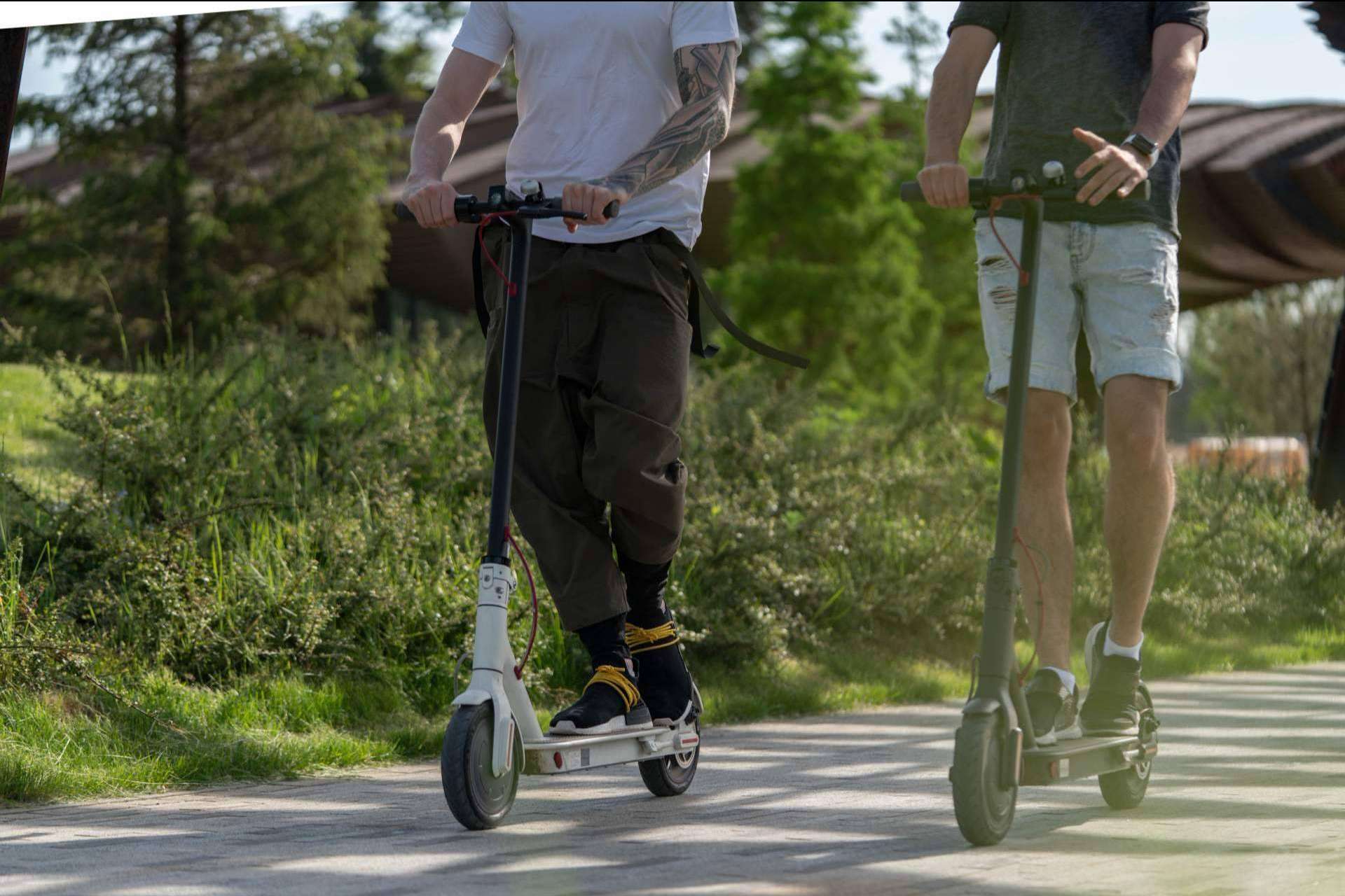 Verano en Barcelona: pasear con patinetes eléctricos con LYNX