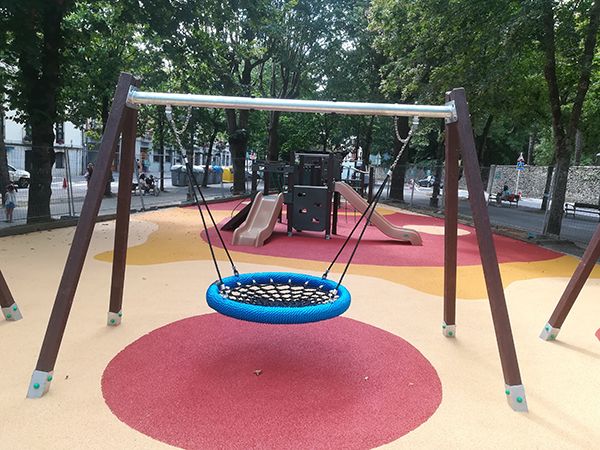 Jolas ha utilizado 350.000 kilos de plástico reciclado en parques infantiles