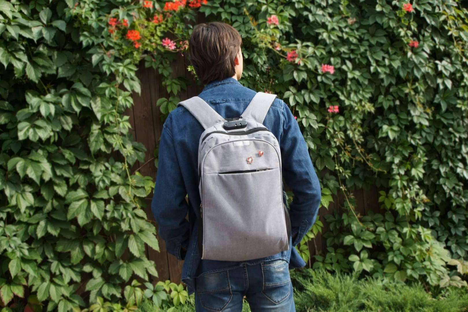 Posicionarse en la mente de los consumidores con las mochilas publicitarias de RegaloEmpresas