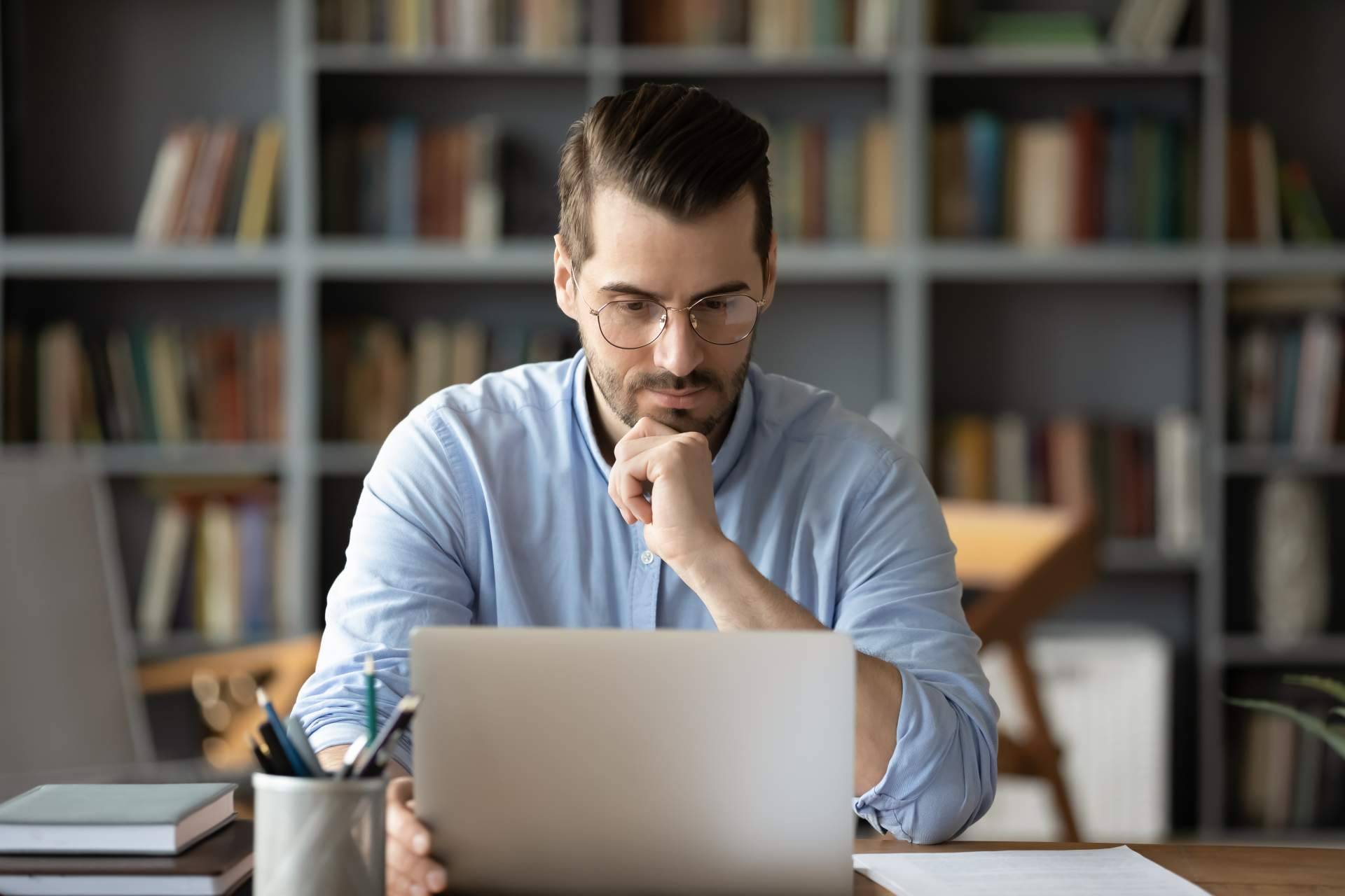 Ayuda Universitaria ofrece la opción gratuita y en español del Turnitin