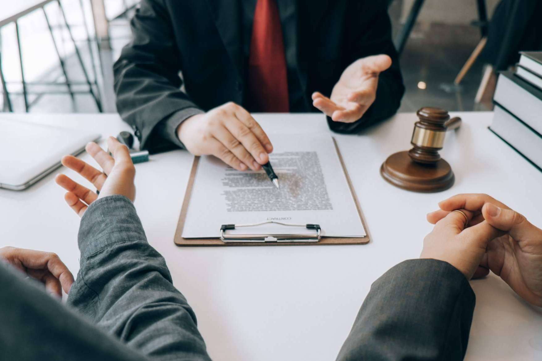 La firma de abogados Iraola Advocatorum ofrece algunas soluciones ante la imposibilidad de pagar las deudas