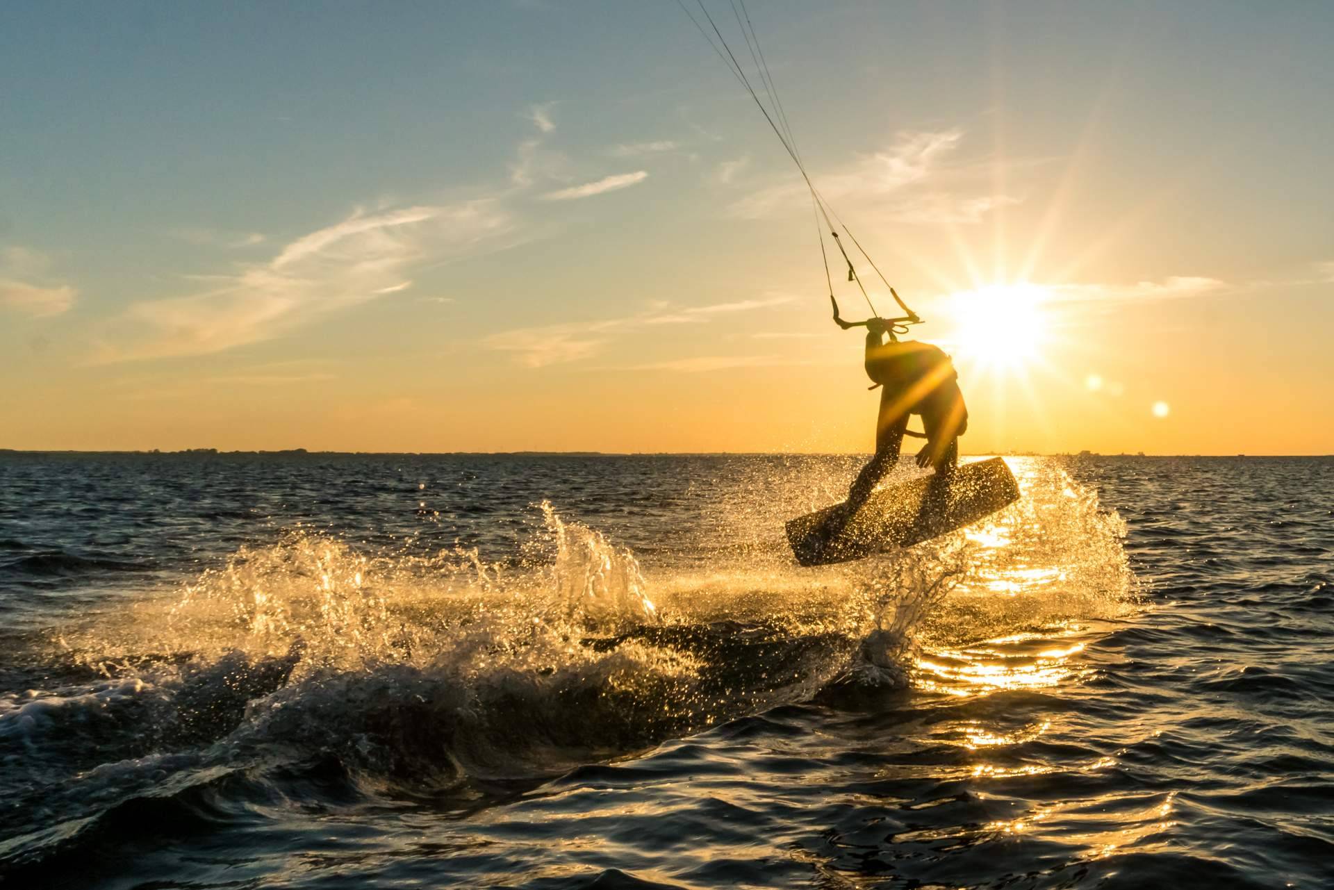 3Sixty Kite School: la escuela de kitesurf de Tarifa ofrece un completo curso de up-wind y cambio de dirección