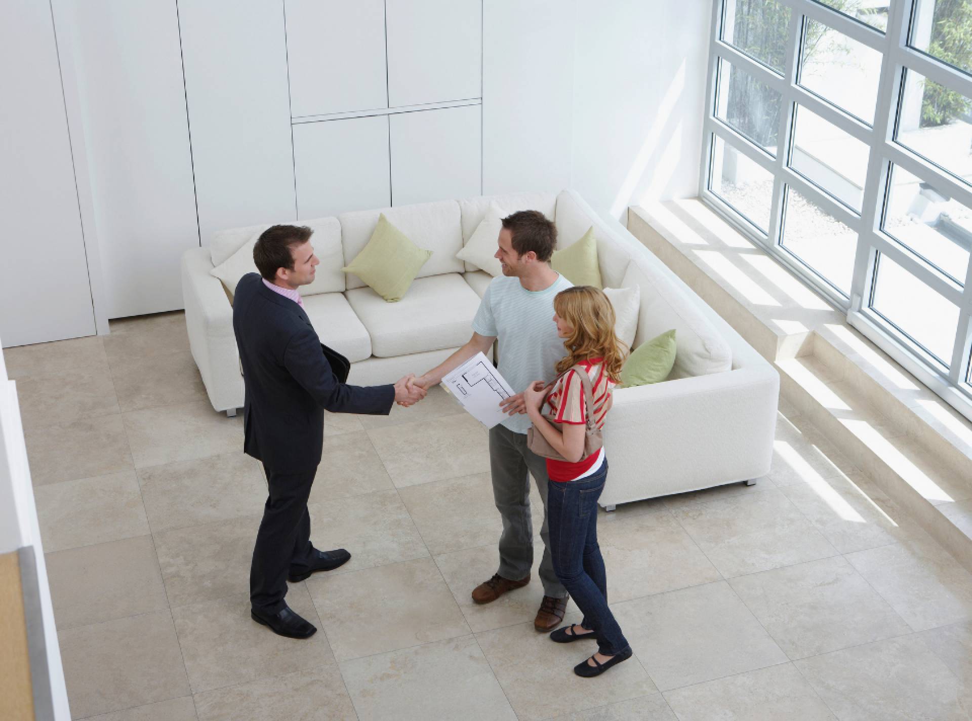 Elba Invest Inmobiliaria: los beneficios de vender la propiedad con una inmobiliaria