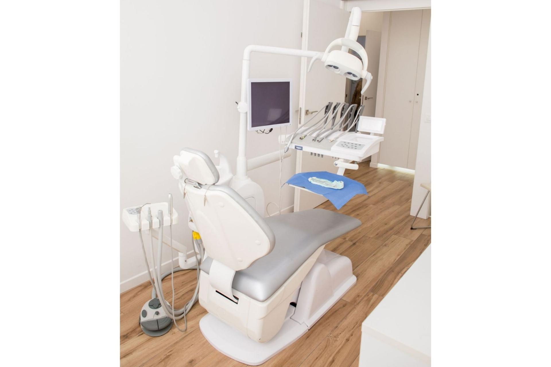 Implant Clinics es una clínica dental en Valencia que realiza las técnicas más avanzadas del sector bucodental