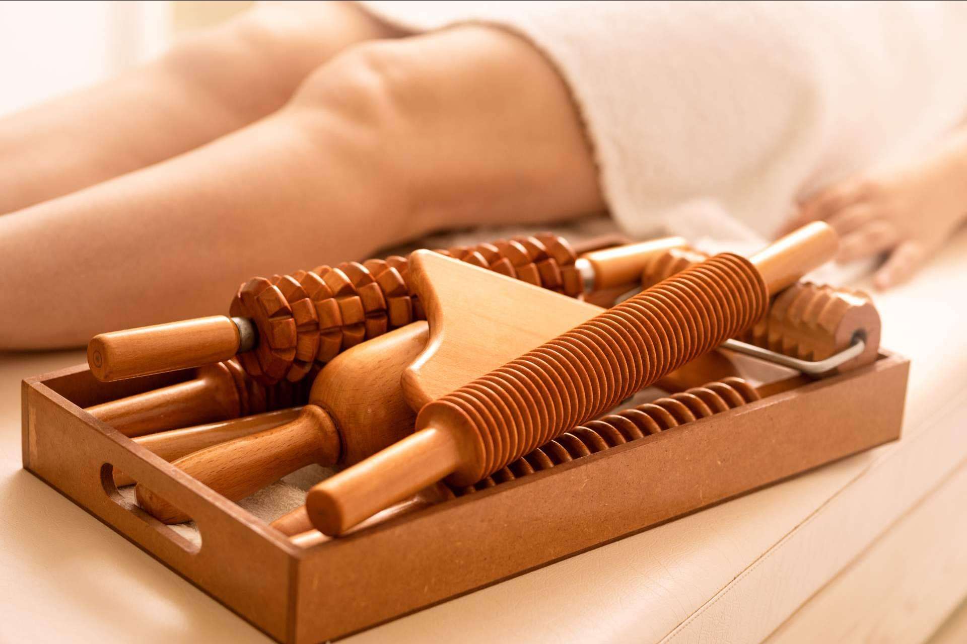 Reafirmar y modelar la figura con la maderoterapia, disponible en Crina Rus Beauty Center