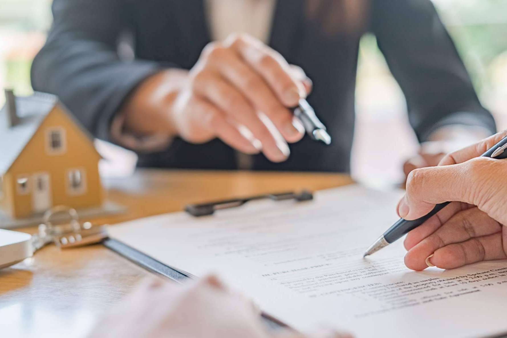 Reclamar los gastos de una hipoteca con la ayuda de deHipotecas