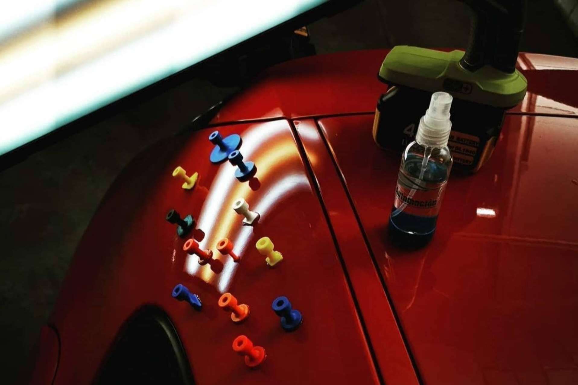 RSPAutomoción: pegamento frío vs pegamento caliente para reparar golpes en vehículos