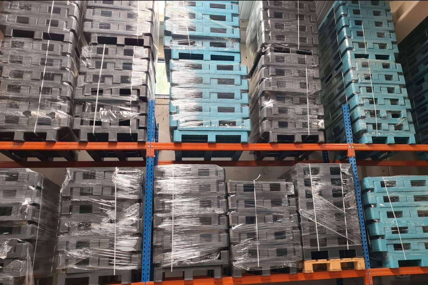 Europalet: las funcionalidades de los palés industriales y de plástico