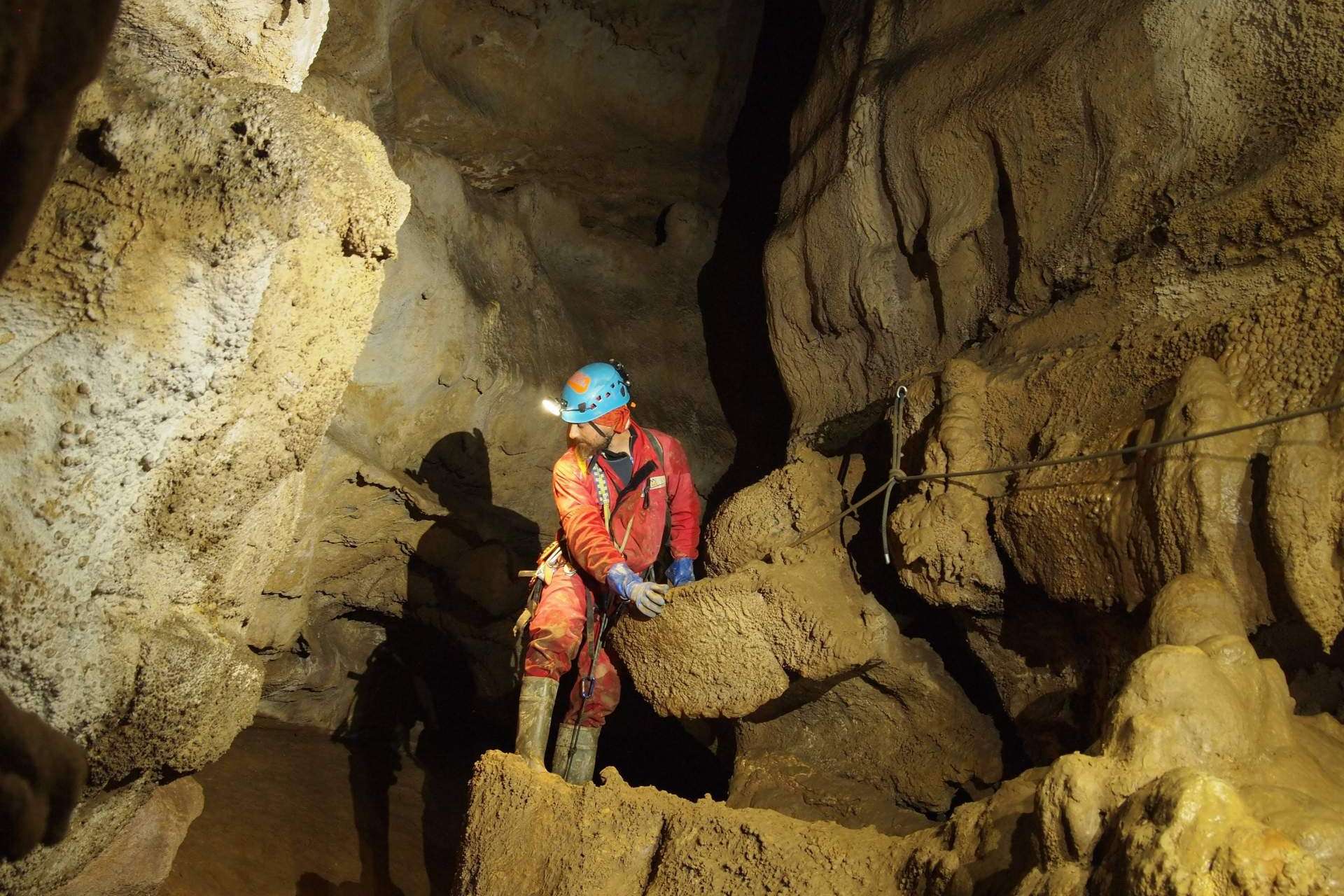 Una de las mejores formaciones en espeleología con Vertical Challenge